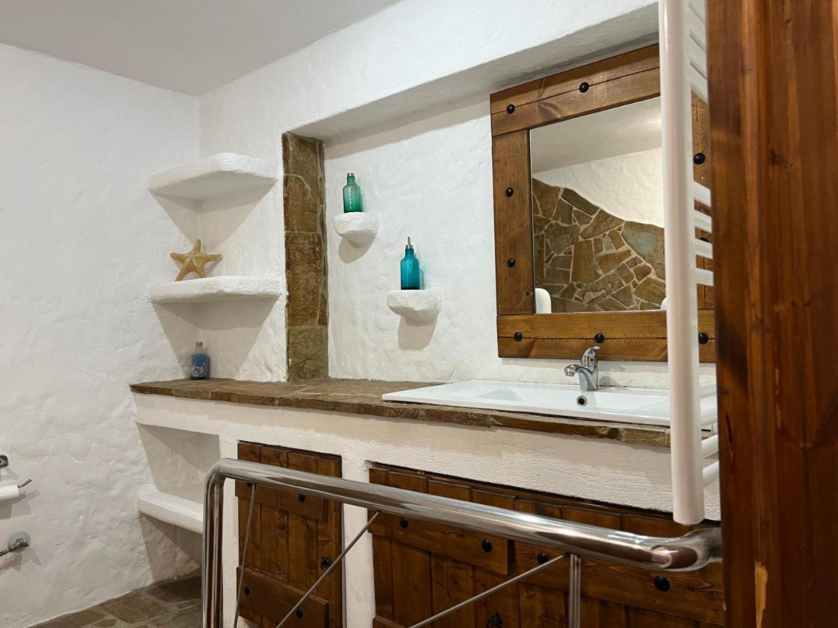 Apartment In Salamina With Garden & Sea View Selinia Exteriör bild