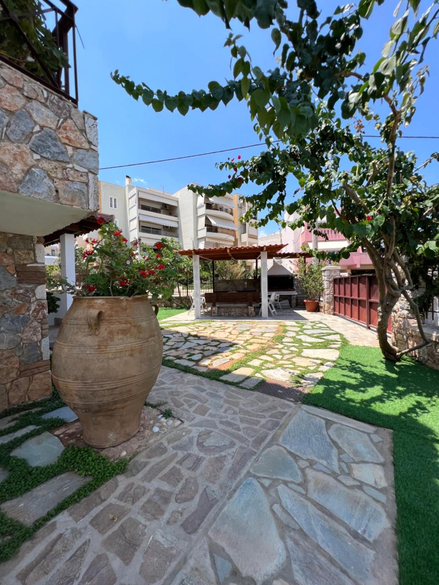 Apartment In Salamina With Garden & Sea View Selinia Exteriör bild